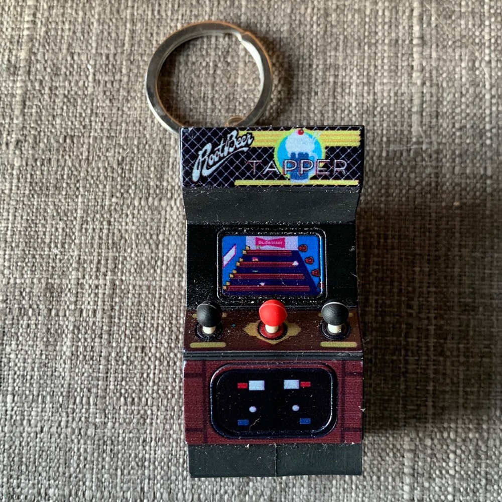 Root Beer Tapper mini keychain arcade cabinet